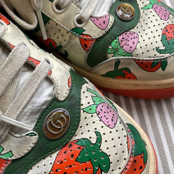 Gucci Screener Leather Sneaker limited strawberry print IT 41 US 11 - Picture 8 of 8